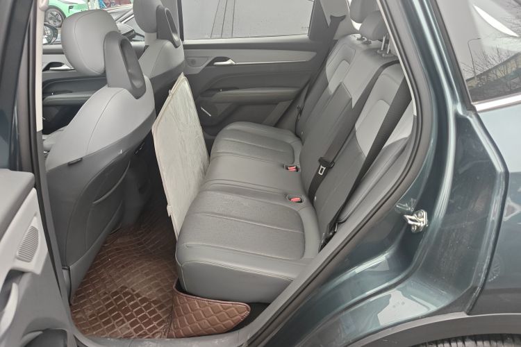 奔腾 悦意03 2025款 565km 臻享版中控内饰7004