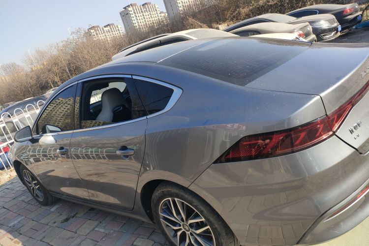 比亚迪 秦PLUS 2021款 EV 500KM 豪华型车身外观4