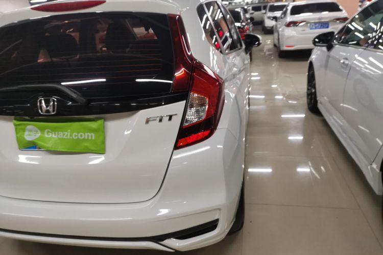 本田 飞度 2018款 1.5L CVT舒适天窗版车身外观9