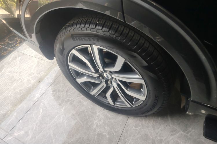 福特 探险者 2023款 EcoBoost 285 四驱钛金版 7座车身外观6008