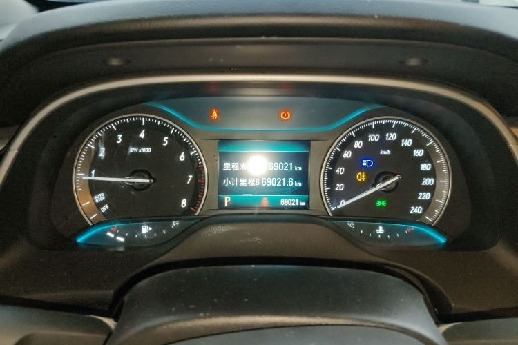 别克 英朗 2021款 改款 1.3T 自动轻混动精英型中控内饰14