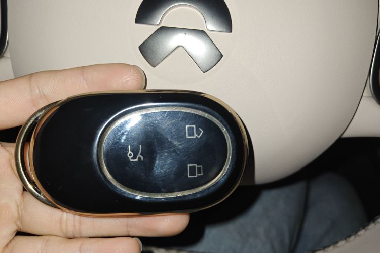 蔚来ET7 2024款 75kWh 行政版中控内饰11