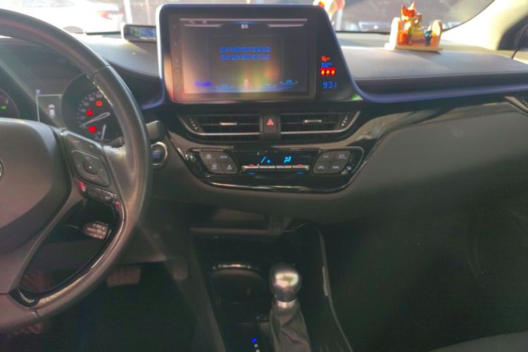 丰田C-HR 2018款 2.0L 豪华版 国V中控内饰16