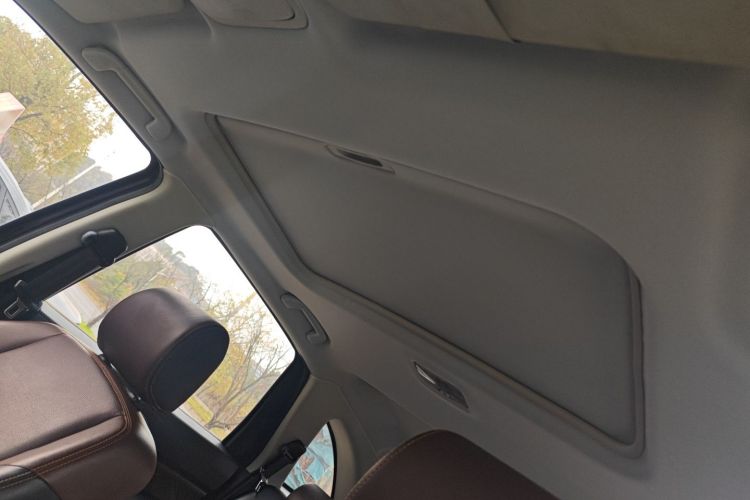 江铃 驭胜S350 2016款 2.0T 自动两驱汽油超豪华版5座中控内饰22