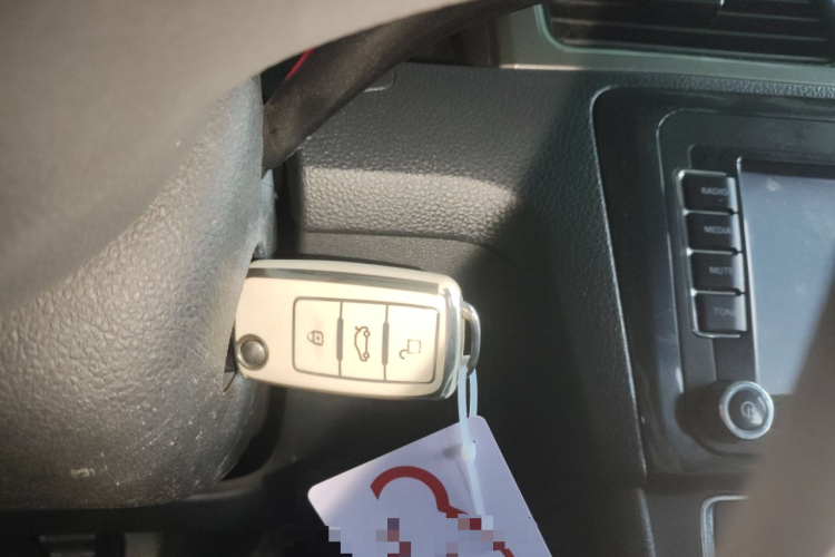 大众 桑塔纳 2015款 1.6L 手动舒适版中控内饰7001