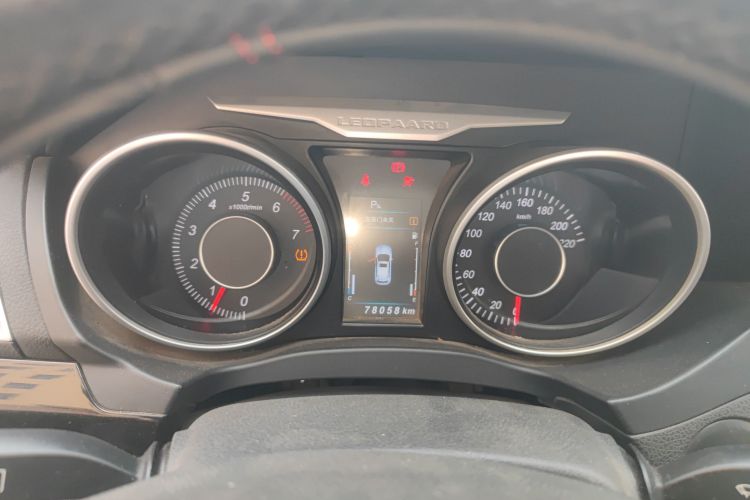 猎豹汽车 猎豹CS10 2015款 2.0T 手动卓越型中控内饰14