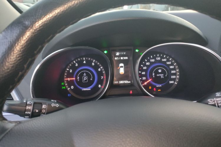 现代 胜达 2015款 2.0T 自动四驱智能型 5座中控内饰14