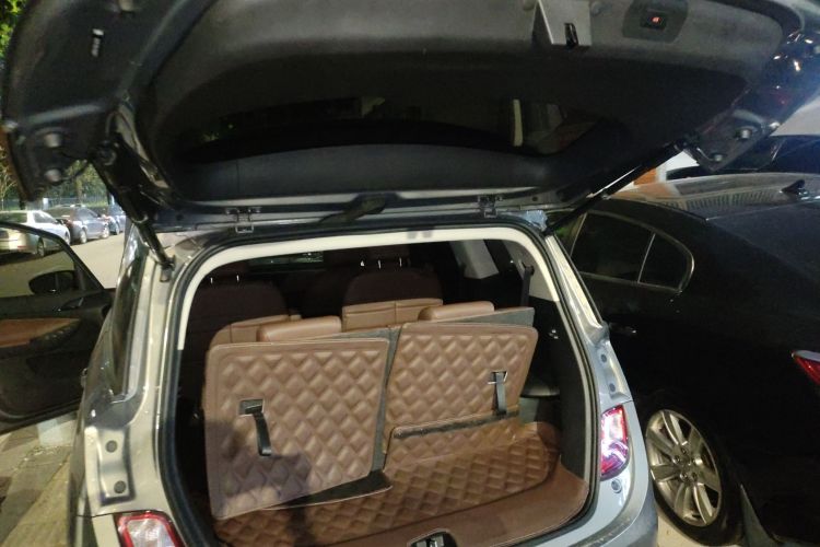 别克GL6 2018款 18T 6座尊贵型局部细节23