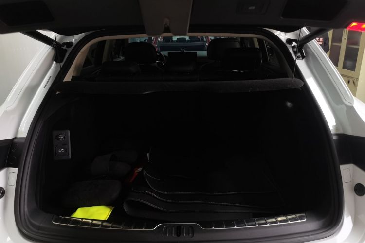 鸿蒙智行 问界M5 2022款 增程后驱标准版机舱底盘23