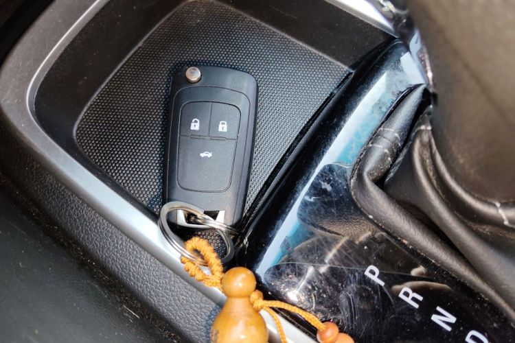 雪佛兰 科沃兹 2016款 1.5L 自动欣悦版中控内饰11