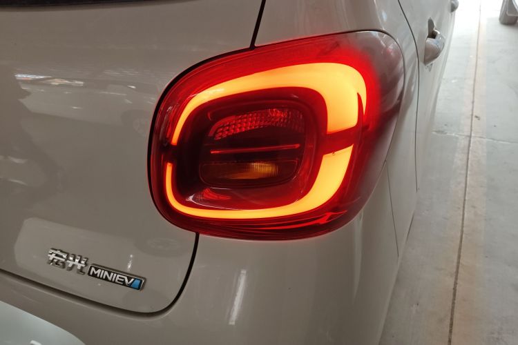 五菱汽车 宏光MINIEV 2025款 四门版 进阶款车身外观9