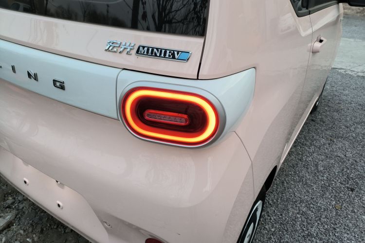 五菱汽车 宏光MINIEV 2024款 第三代 215km 青春版车身外观9