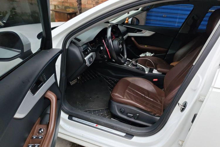 奥迪A4L 2018款 30周年年型 40 TFSI 时尚型中控内饰7003