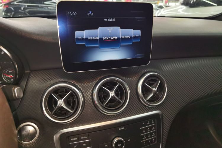 奔驰A级(进口) 2018款 A 200 时尚型局部细节16