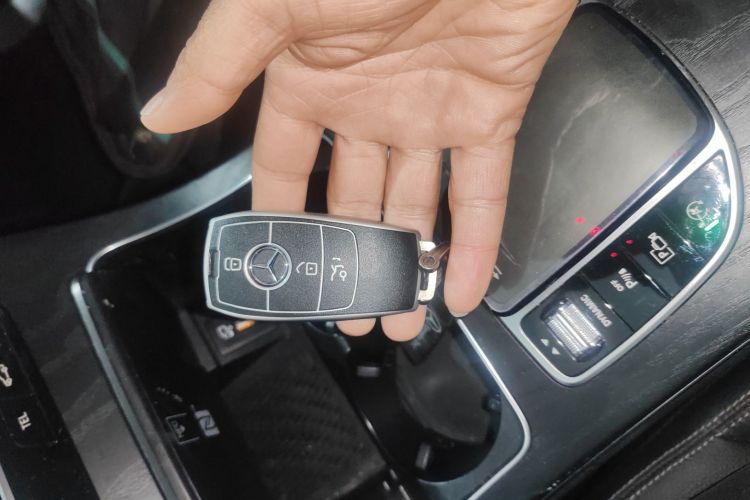 奔驰C级 2021款 C 260 L 运动版中控内饰7001