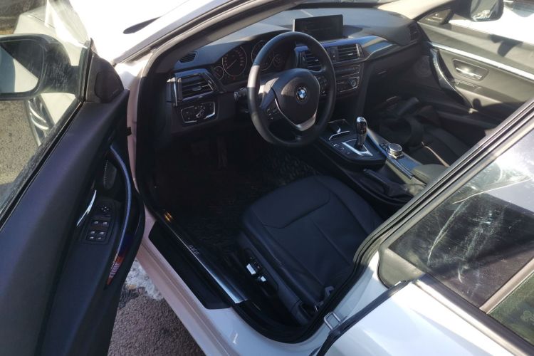 宝马3系GT 2014款 320i 领先型中控内饰20