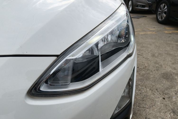 福特 福克斯 2019款 三厢 EcoBoost 180 自动锋潮型局部细节36