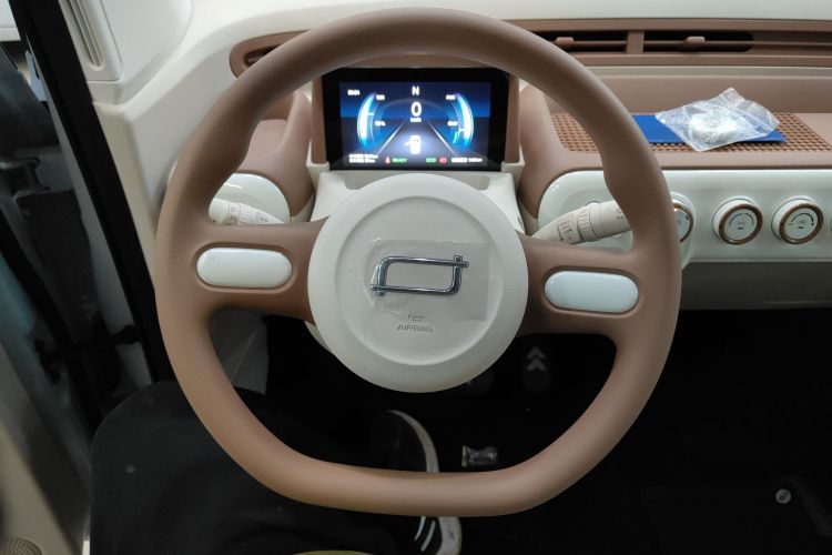 奔腾小马 2026款 222km 炫彩马中控内饰13