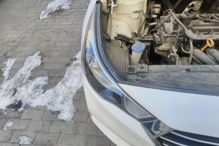 现代 悦纳 2016款 1.4L 手动炫酷版GLS车身外观8