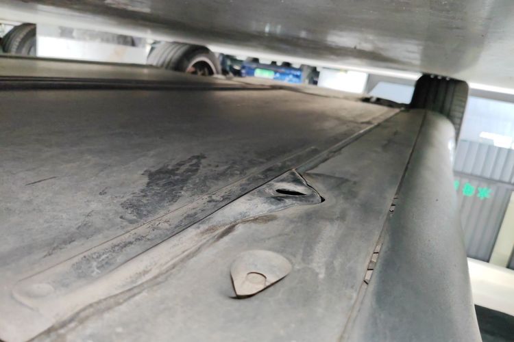 特斯拉 Model Y 2022款 改款 后轮驱动版局部细节9002