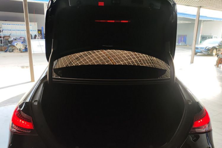 奔驰E级 2021款 改款 E 260 L局部细节23