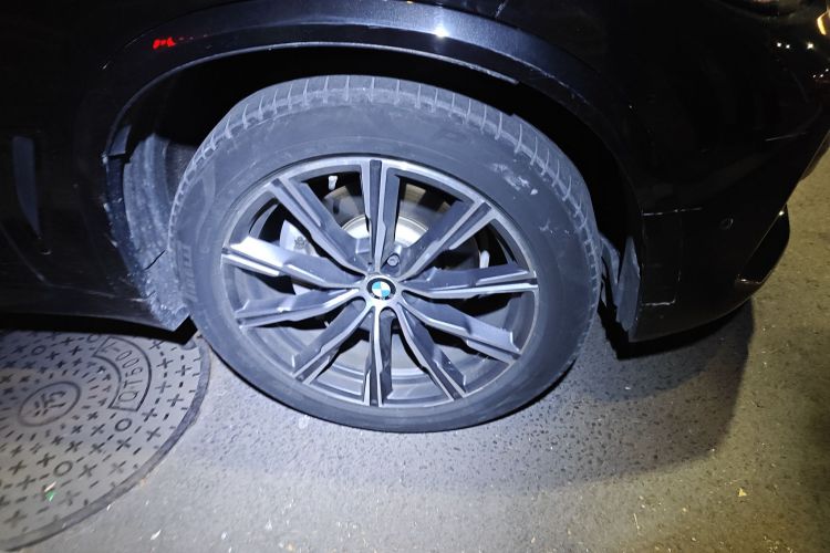 宝马X5(进口) 2020款 xDrive30i M运动套装车身外观10