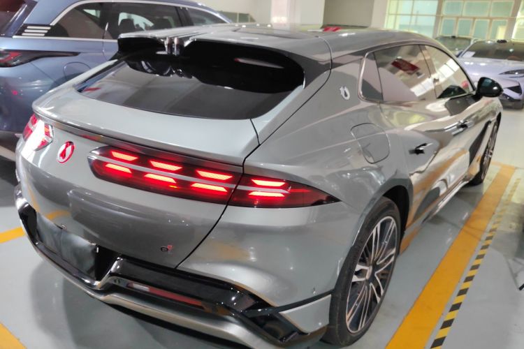 腾势Z9GT 2024款 1100四驱Ultra版车身外观7