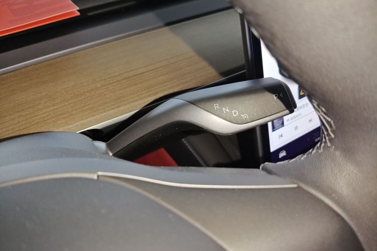 特斯拉 Model Y 2021款 标准续航后驱版局部细节18