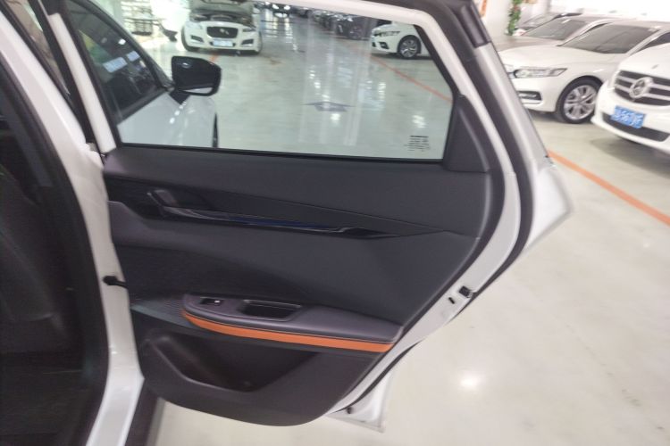 长安UNI-V 智电iDD 2023款 智电iDD 1.5T 113km智酷型中控内饰7006