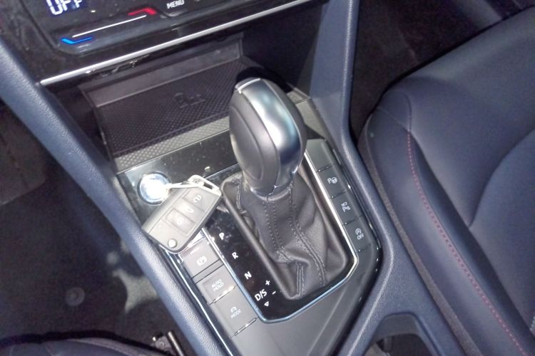 大众 途岳 2023款 300TSI 两驱月尊版中控内饰18