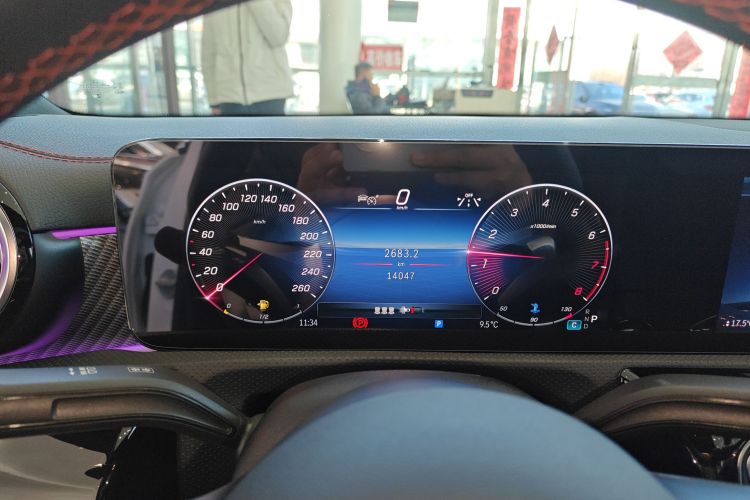 奔驰A级 2023款 A 200 L 时尚型中控内饰14