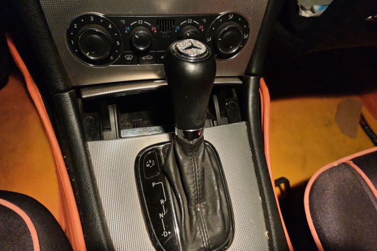 奔驰CLK级 2006款 CLK 200K 双门轿跑车中控内饰18