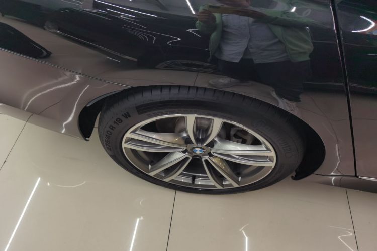 宝马7系 2018款 730Li 领先型 M运动套装车身外观6008