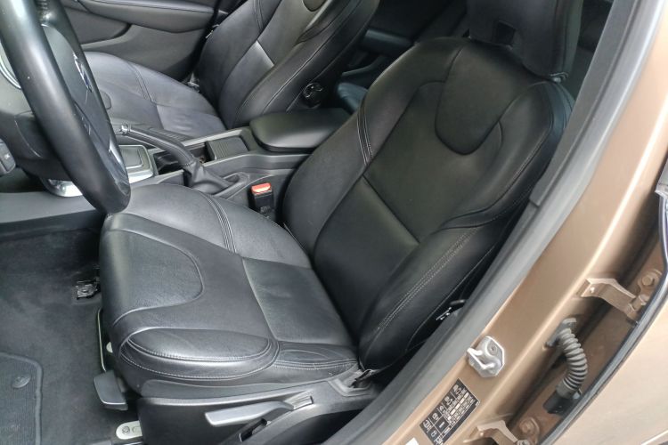 沃尔沃V40 2015款 1.6T 智逸版局部细节19