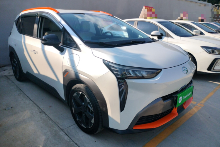 埃安 AION Y 2022款 70 智领版 磷酸铁锂车身外观3