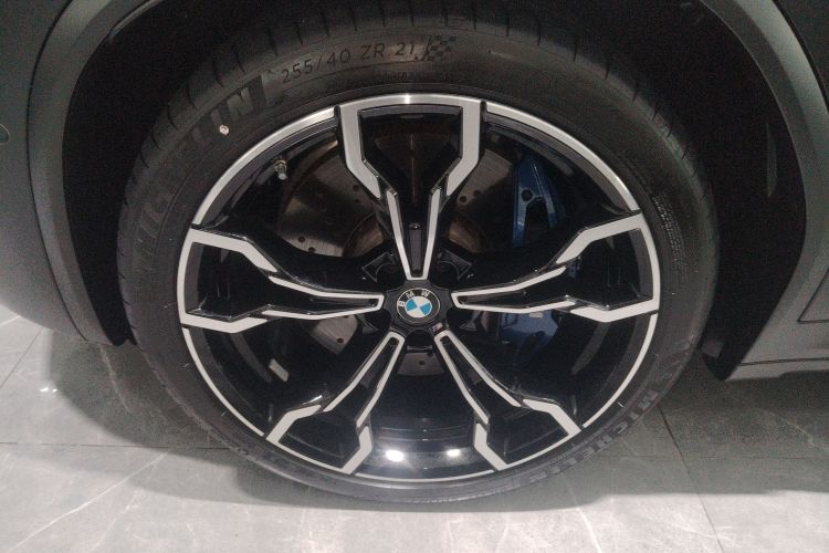 宝马X3 M 2022款 X3 M雷霆版车身外观6007