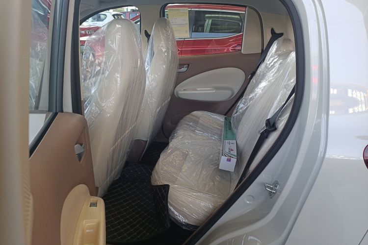 五菱汽车 宏光MINIEV 2025款 四门版 进阶款中控内饰7004