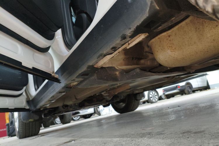 路虎 发现神行 2018款 240PS SE版局部细节9002