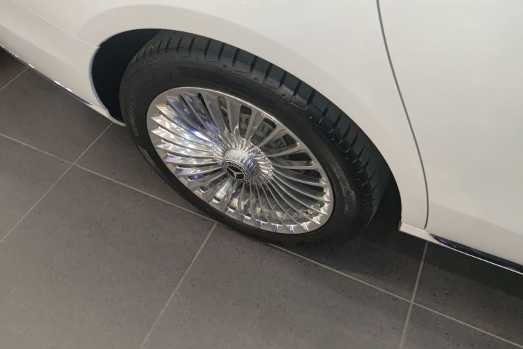 奔驰E级 2020款 改款 E 260 L车身外观6008