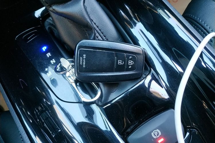 丰田 奕泽IZOA 2018款 2.0L 奕驰版 国VI中控内饰11