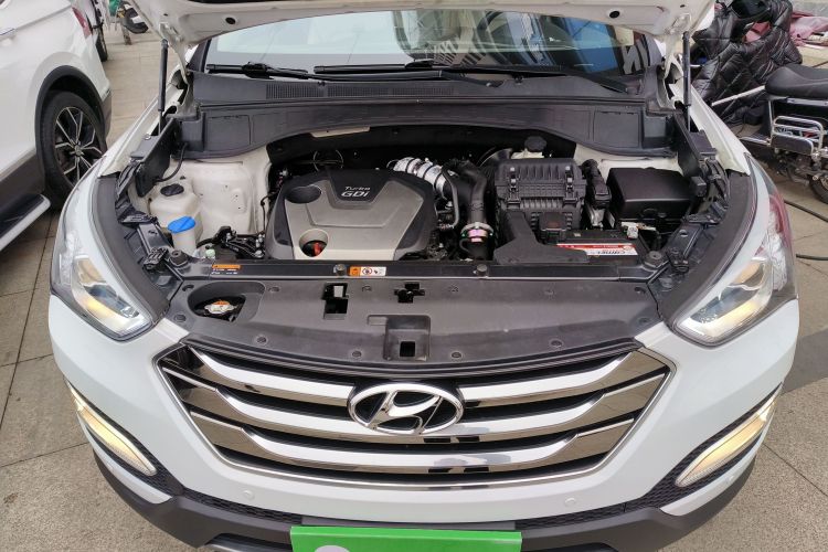 现代 胜达 2013款 2.0T 自动两驱时尚型机舱底盘24