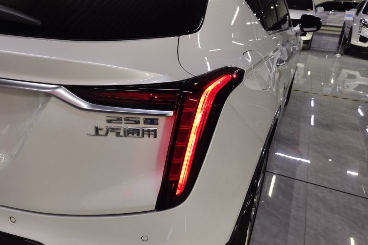 凯迪拉克GT4 2023款 25T 豪华型车身外观9