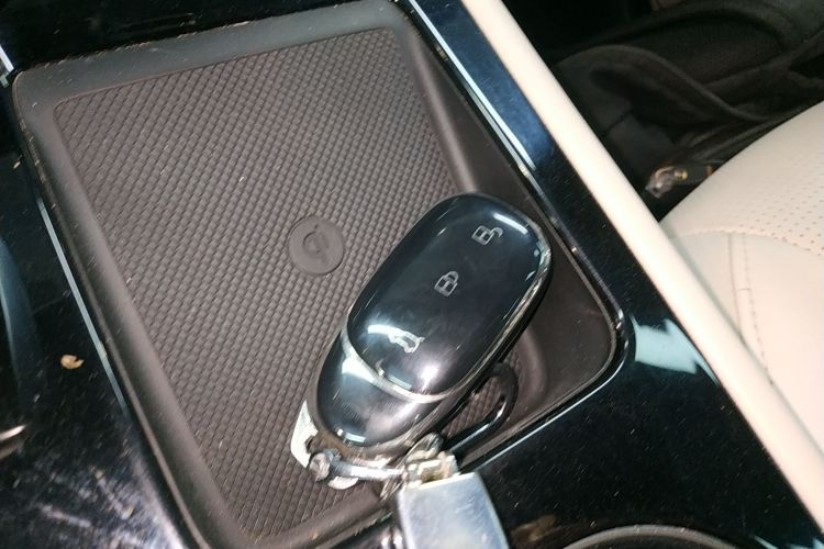 理想汽车 理想ONE 2021款 增程6座版中控内饰7001