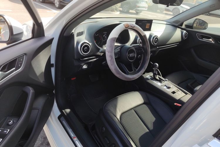 奥迪A3 2017款 Limousine 35 TFSI 时尚型中控内饰7002