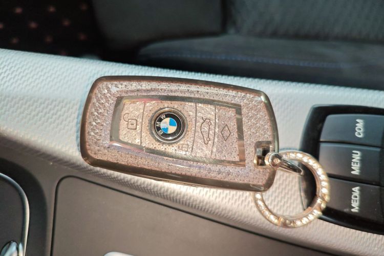 宝马4系 2017款 425i Gran Coupe 领先型M运动套装中控内饰7001