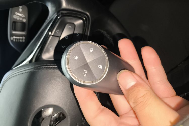 蔚来ES6 2020款 420KM 运动版中控内饰11