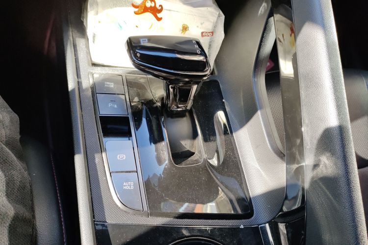 现代 伊兰特 2022款 240TGDi DCT TOP旗舰版中控内饰18