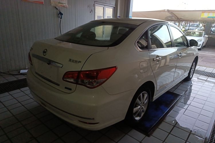 日产 轩逸 2016款 经典 1.6XE 手动领先版车身外观7