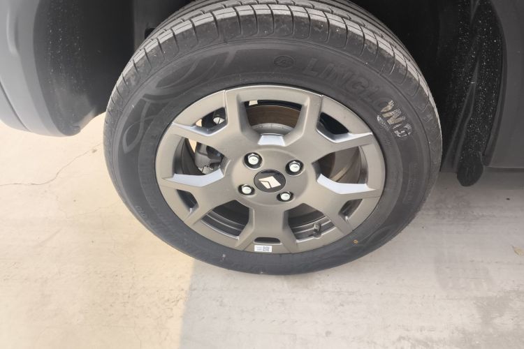 宝骏悦也Plus 2026款 301km旗舰版车身外观6008