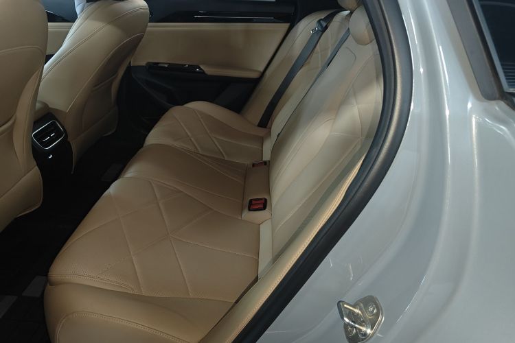 吉利银河 银河L6 2023款 60km PLUS中控内饰7004